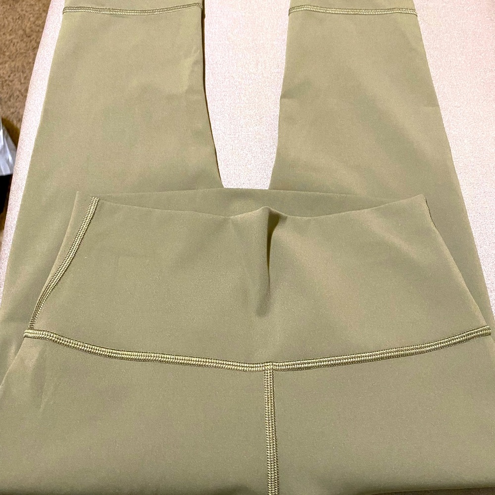 Lululemon Wunder Under HR 1/2 Tight Sz.4
